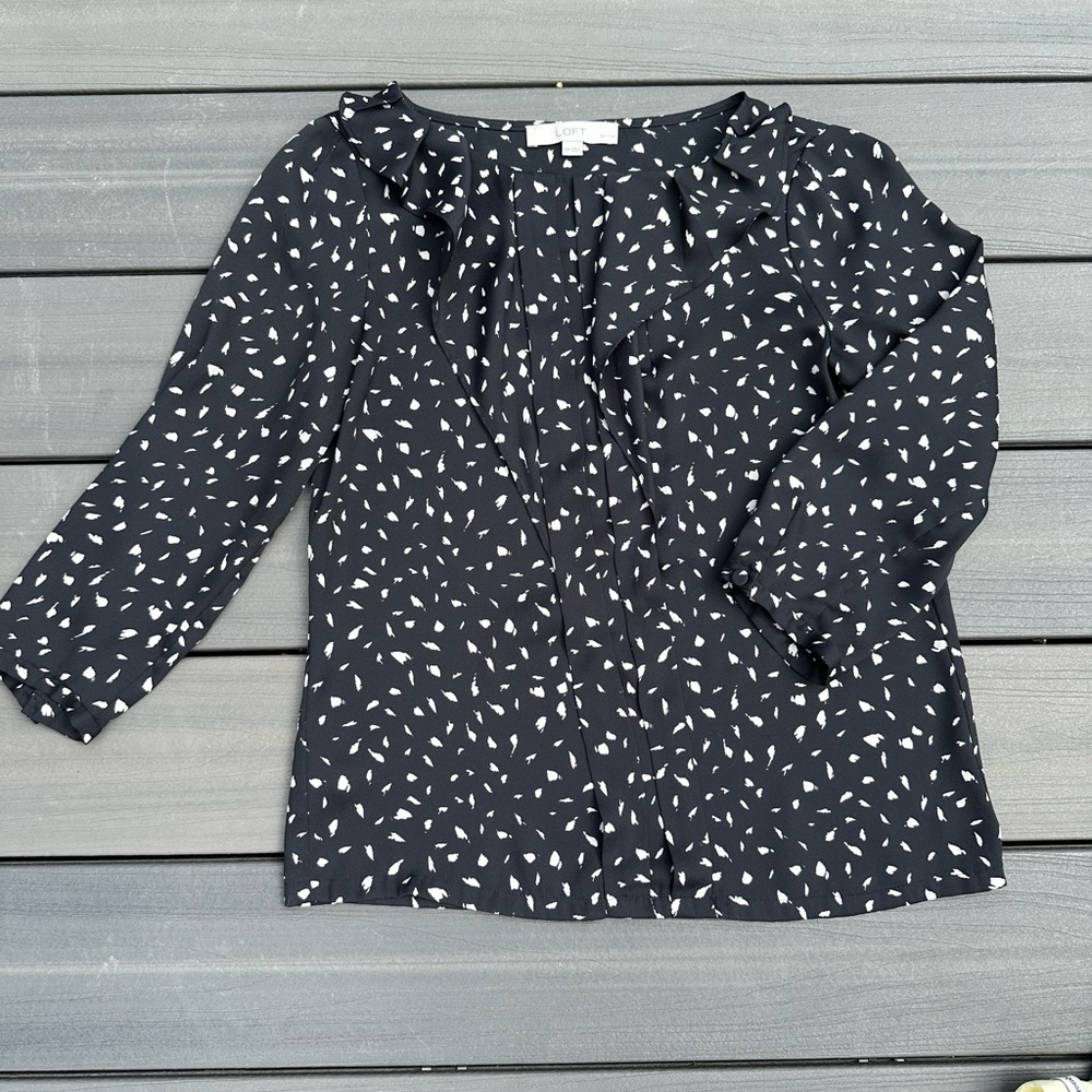 Women's Black and White Patterned Top